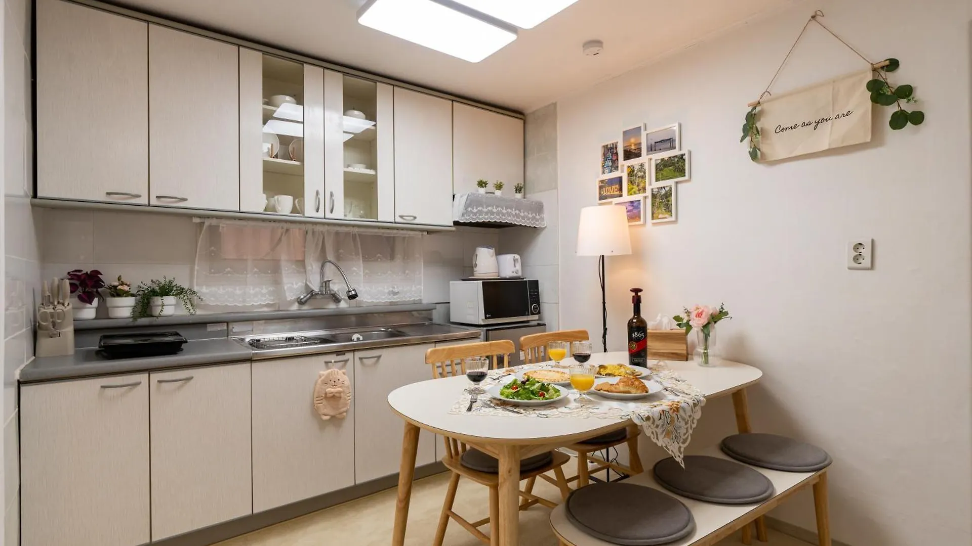 Hyehwa Modern House Apartment Seoul 0*,  South Korea